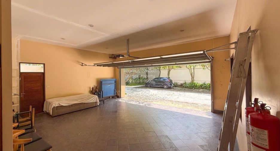 For sale 5 bedrooms villa in Na Jomtien, Pattaya