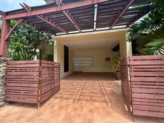 Casa en venta de 3 habitaciones en Khlong Sam Wa, Bangkok