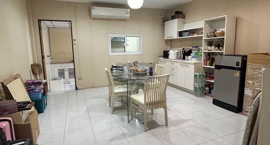 Reihenhaus zum Kauf mit 2 Zimmer in Bang Kapi, Bangkok