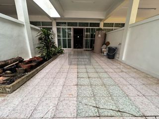 Reihenhaus zum Kauf mit 2 Zimmer in Bang Kapi, Bangkok