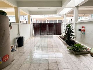 Reihenhaus zum Kauf mit 2 Zimmer in Bang Kapi, Bangkok