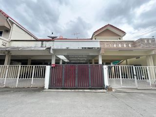 Reihenhaus zum Kauf mit 2 Zimmer in Bang Kapi, Bangkok