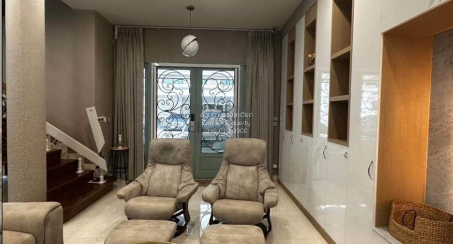 Reihenhaus zum Kauf mit 4 Zimmer in Yan Nawa, Bangkok