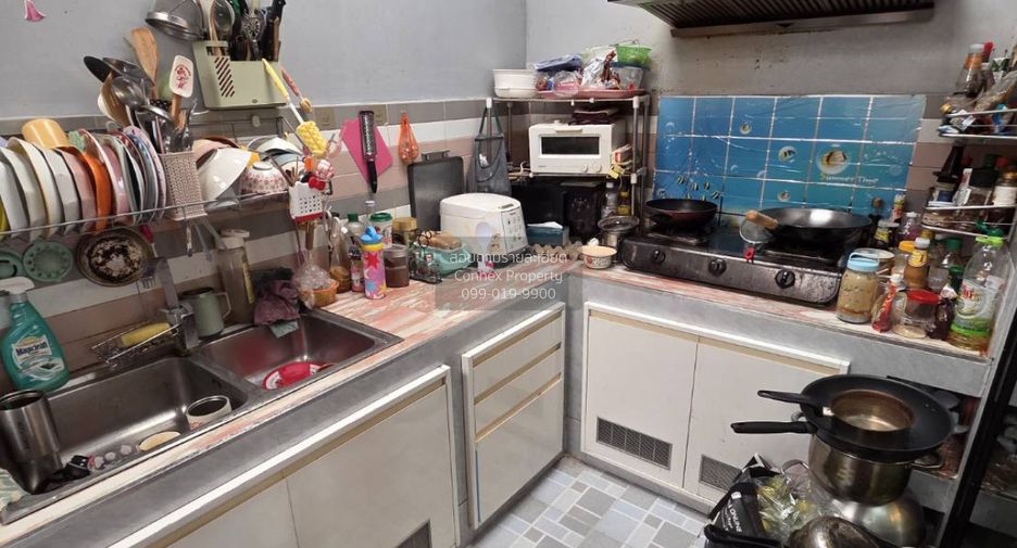 Casa adosada en venta de 3 habitaciones en Bang Kruai, Nonthaburi