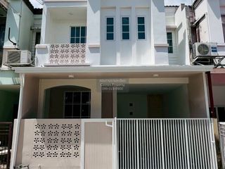 For sale 3 bedrooms townhouse in Lam Luk Ka, Pathum Thani