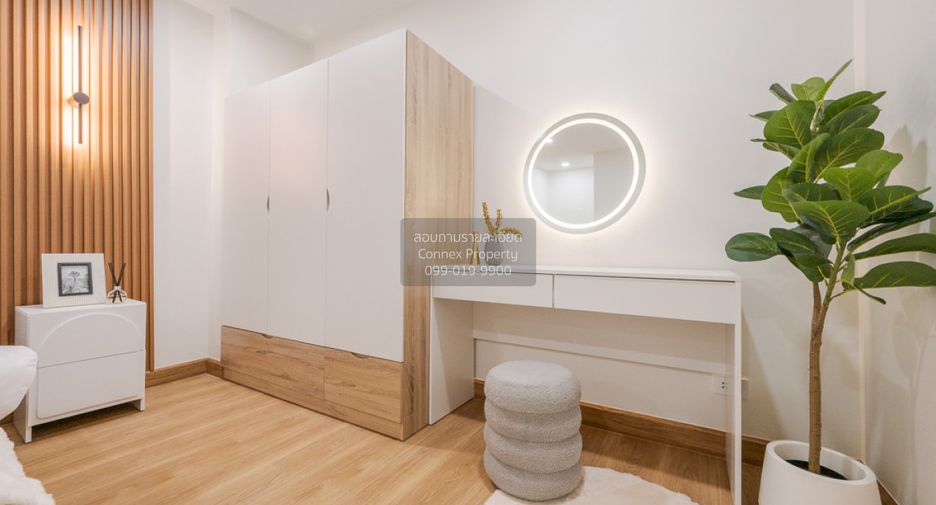 For sale 2 bedrooms condo in Din Daeng, Bangkok