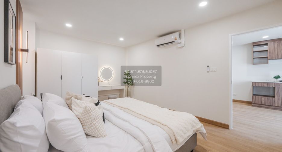 For sale 2 bedrooms condo in Din Daeng, Bangkok
