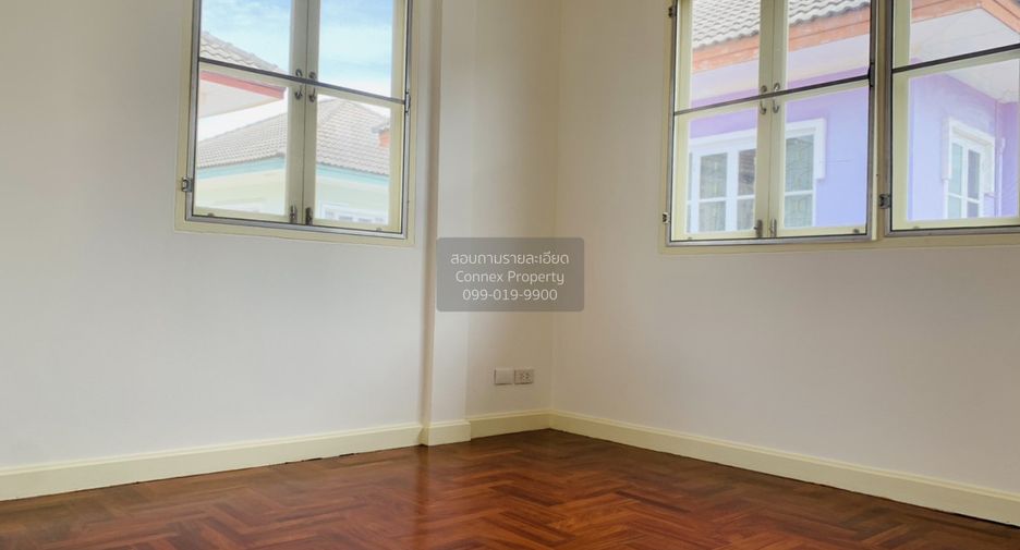 For sale 3 bedrooms house in Thawi Watthana, Bangkok