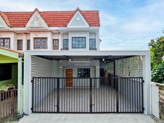 For sale 3 bedrooms townhouse in Lam Luk Ka, Pathum Thani