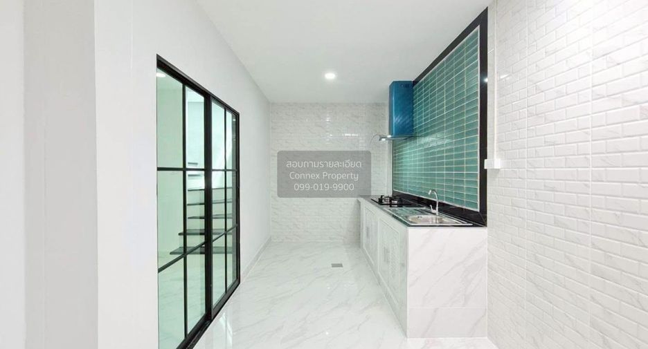 For sale 3 bedrooms townhouse in Lam Luk Ka, Pathum Thani