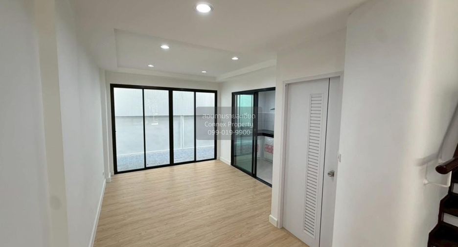 Reihenhaus zum Kauf mit 4 Zimmer in Bang Khen, Bangkok