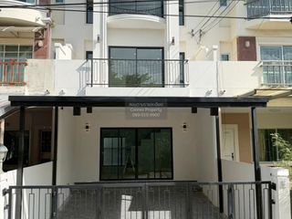 Reihenhaus zum Kauf mit 4 Zimmer in Bang Khen, Bangkok