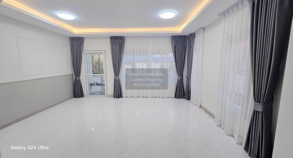 Casa adosada en venta de 3 habitaciones en Khlong Sam Wa, Bangkok