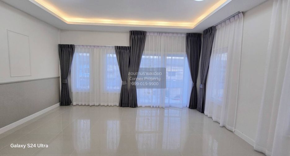 Casa adosada en venta de 3 habitaciones en Khlong Sam Wa, Bangkok