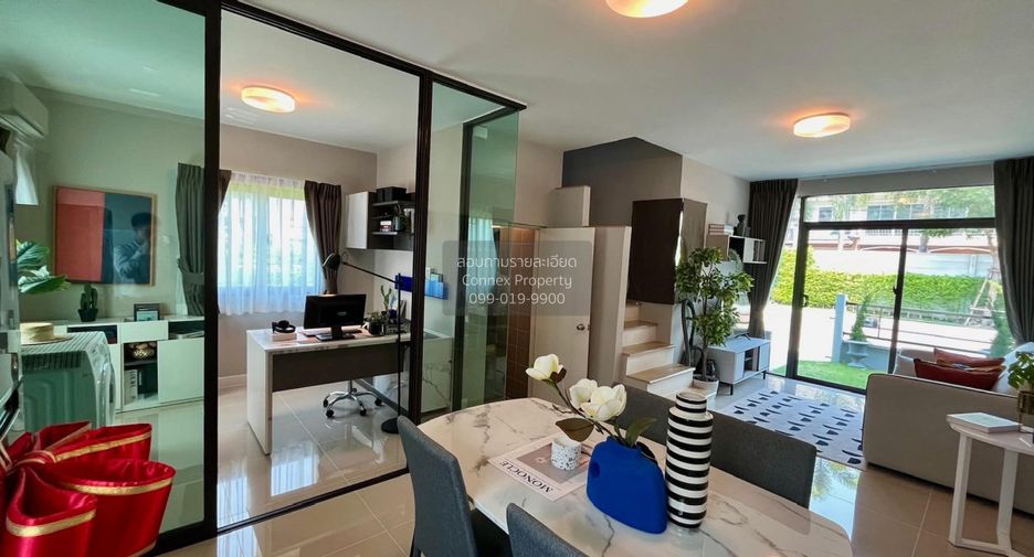 Casa adosada en venta de 3 habitaciones en Sai Mai, Bangkok