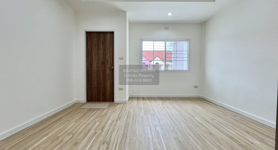 For sale 2 bedrooms townhouse in Bueng Kum, Bangkok
