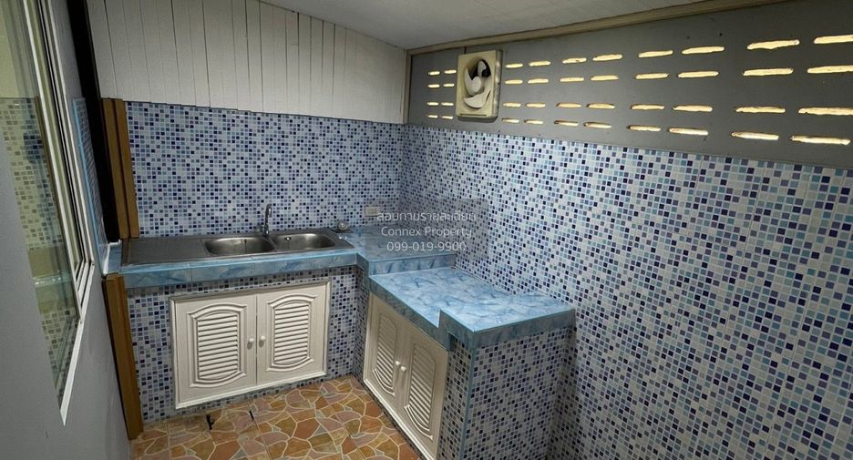 For sale 3 bedrooms townhouse in Mueang Pathum Thani, Pathum Thani