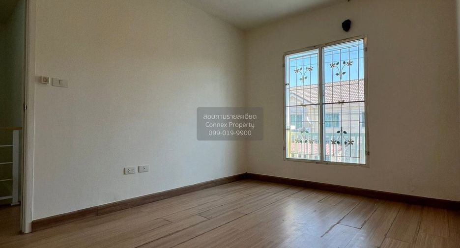 For sale 3 bedrooms townhouse in Mueang Pathum Thani, Pathum Thani