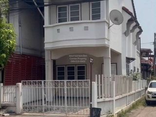 Casa adosada en venta de 2 habitaciones en Pak Kret, Nonthaburi