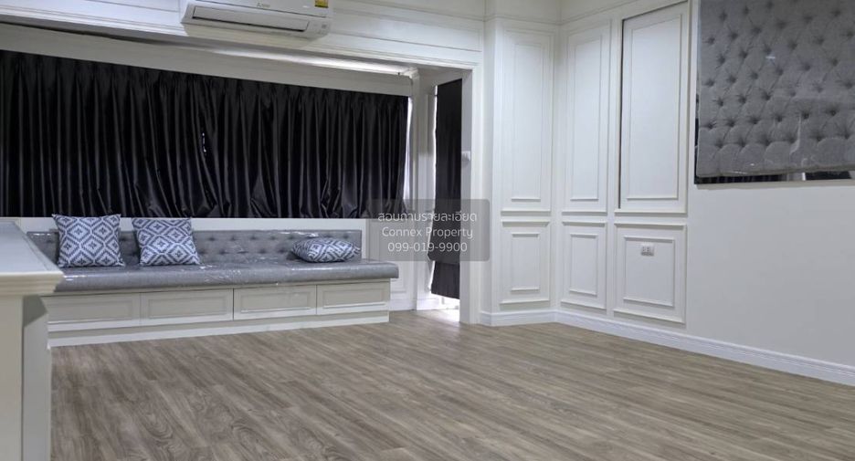 For sale 5 bedrooms house in Phasi Charoen, Bangkok
