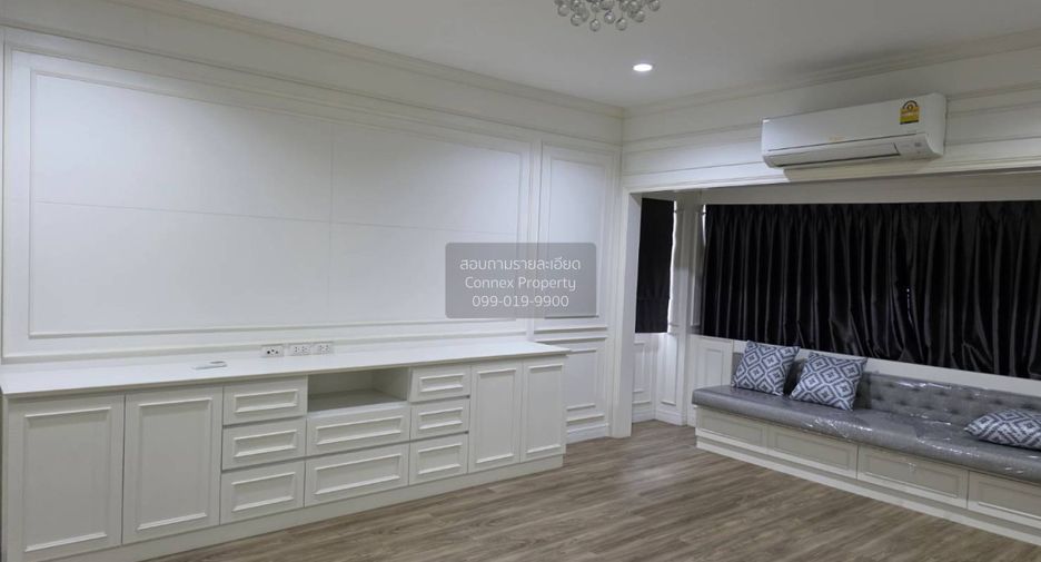 For sale 5 bedrooms house in Phasi Charoen, Bangkok