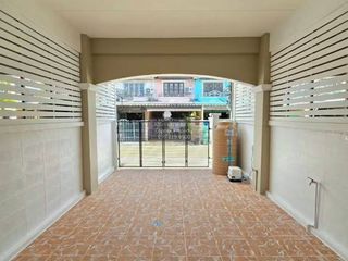 Casa adosada en venta de 4 habitaciones en Bang Bua Thong, Nonthaburi