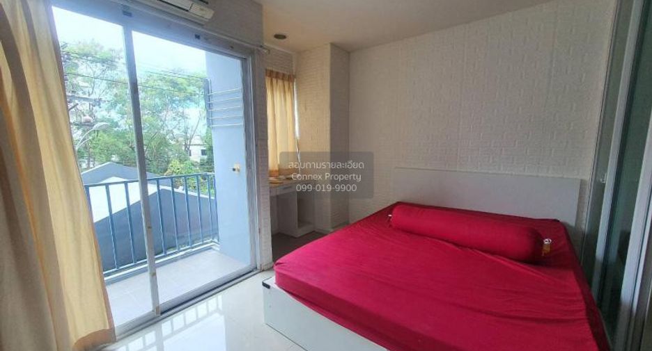 For sale 1 bed condo in Mueang Samut Prakan, Samut Prakan