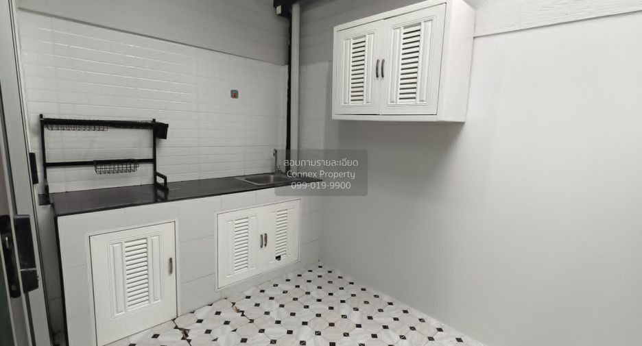 For sale 3 bedrooms townhouse in Bang Phli, Samut Prakan