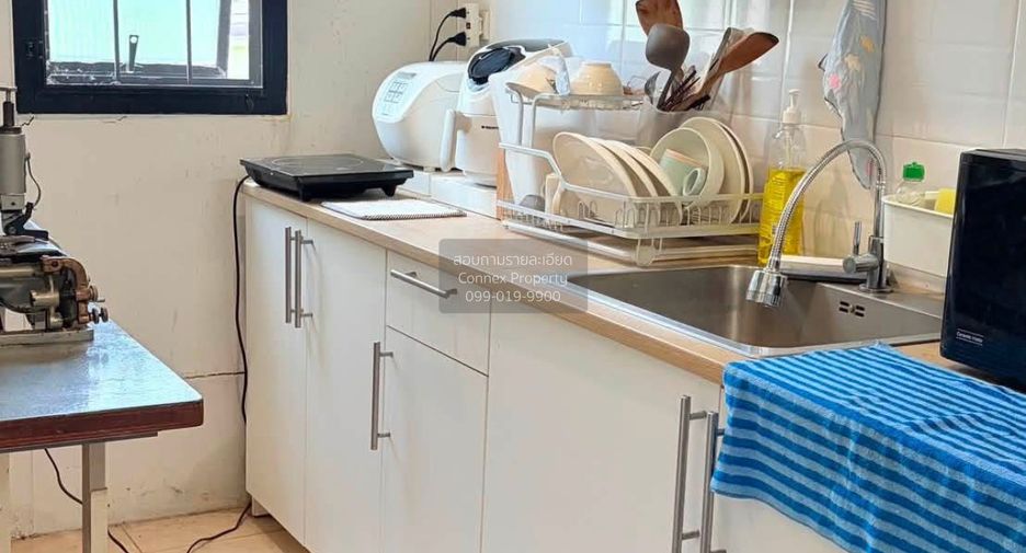 For sale 3 bedrooms townhouse in Saphan Sung, Bangkok