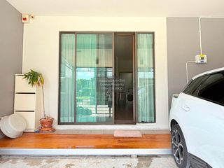 For sale 3 ベッドルーム townhouse in Saphan Sung, Bangkok