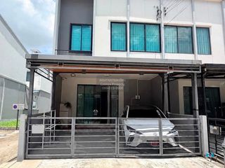 For sale 3 ベッドルーム townhouse in Saphan Sung, Bangkok