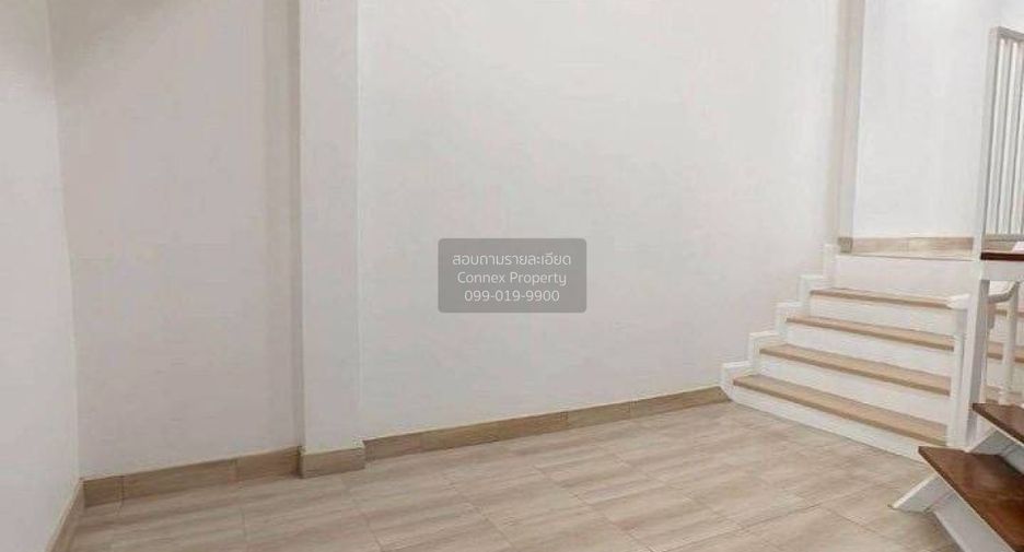 Casa adosada en venta de 2 habitaciones en Mueang Pathum Thani, Pathum Thani