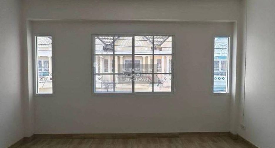 Casa adosada en venta de 2 habitaciones en Mueang Pathum Thani, Pathum Thani