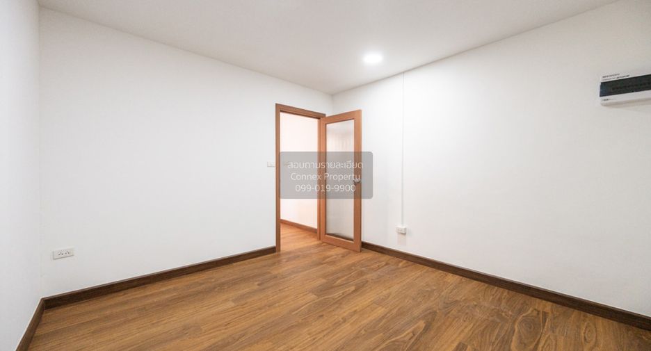 For sale 2 bedrooms condo in Din Daeng, Bangkok