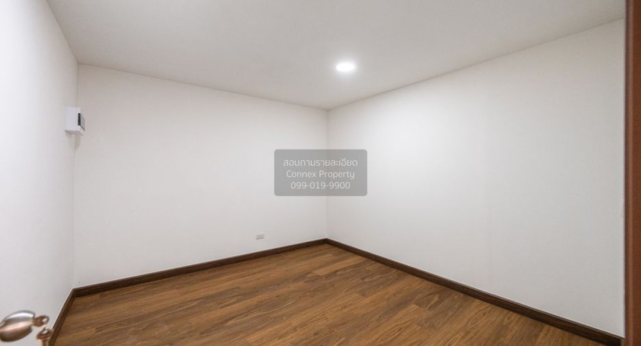 For sale 2 bedrooms condo in Din Daeng, Bangkok