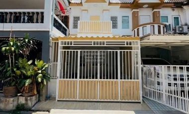 Casa adosada en venta de 3 habitaciones en Nong Khaem, Bangkok