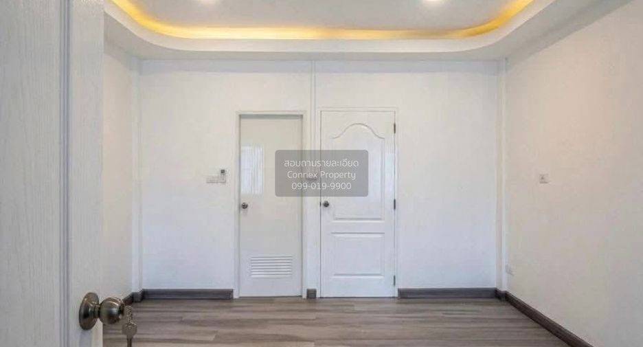 Casa adosada en venta de 3 habitaciones en Nong Khaem, Bangkok
