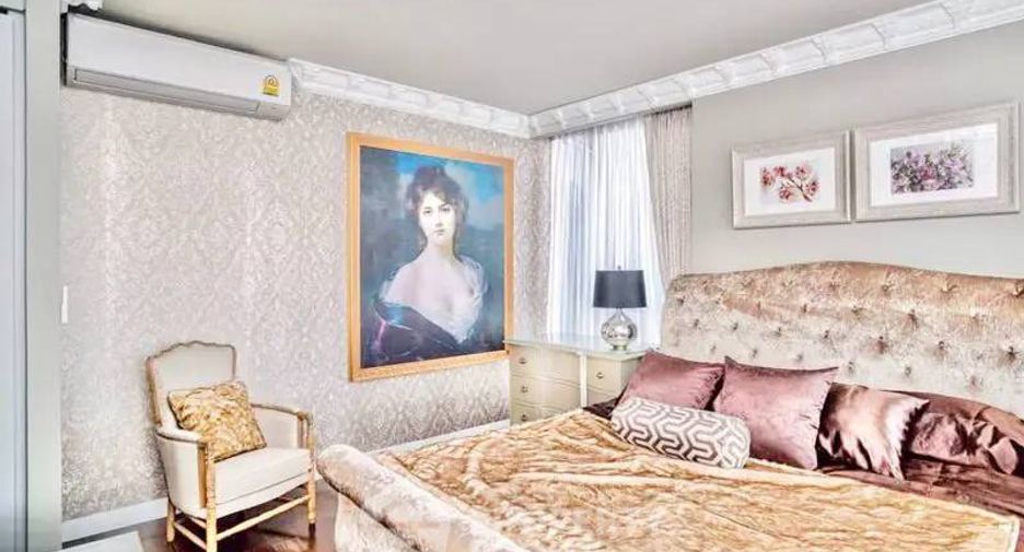 For sale 3 bedrooms condo in Khlong Toei, Bangkok