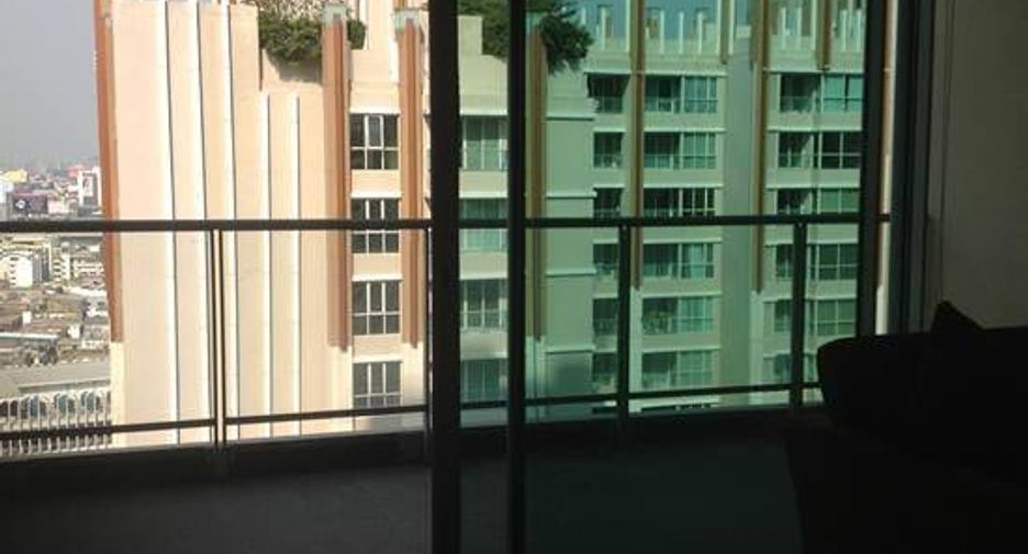 For rent 2 bedrooms condo in Pathum Wan, Bangkok