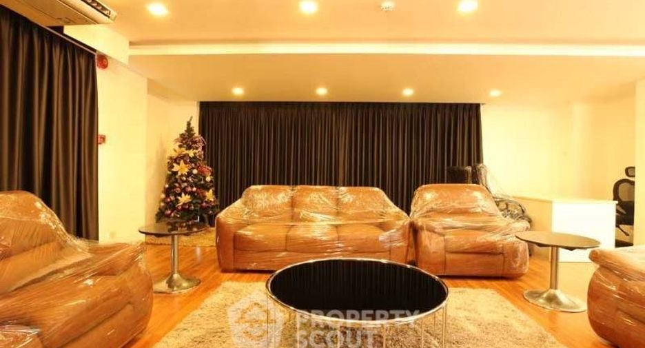 For rent 2 bedrooms apartment in Khlong San, Bangkok