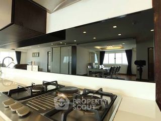 For rent 2 bedrooms apartment in Khlong San, Bangkok