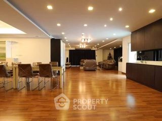 For rent 2 bedrooms apartment in Khlong San, Bangkok