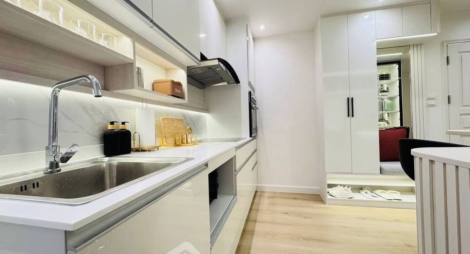 For rent 2 ベッドルーム condo in Yan Nawa, Bangkok