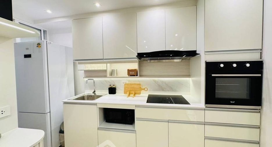 For rent 2 ベッドルーム condo in Yan Nawa, Bangkok