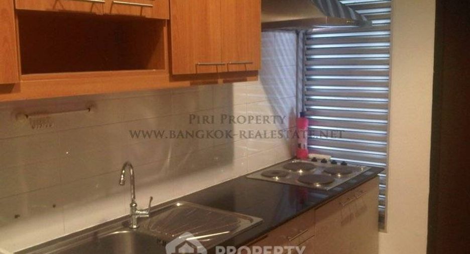 For rent 3 bedrooms condo in Khlong Toei, Bangkok