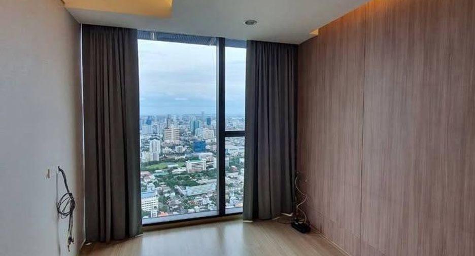 For rent 3 bedrooms condo in Sathon, Bangkok