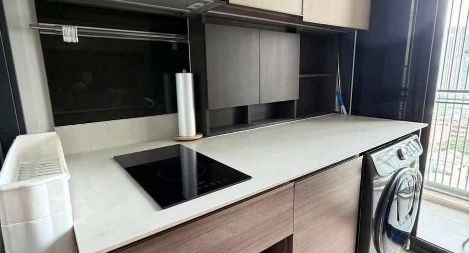 For rent 2 bedrooms condo in Phaya Thai, Bangkok