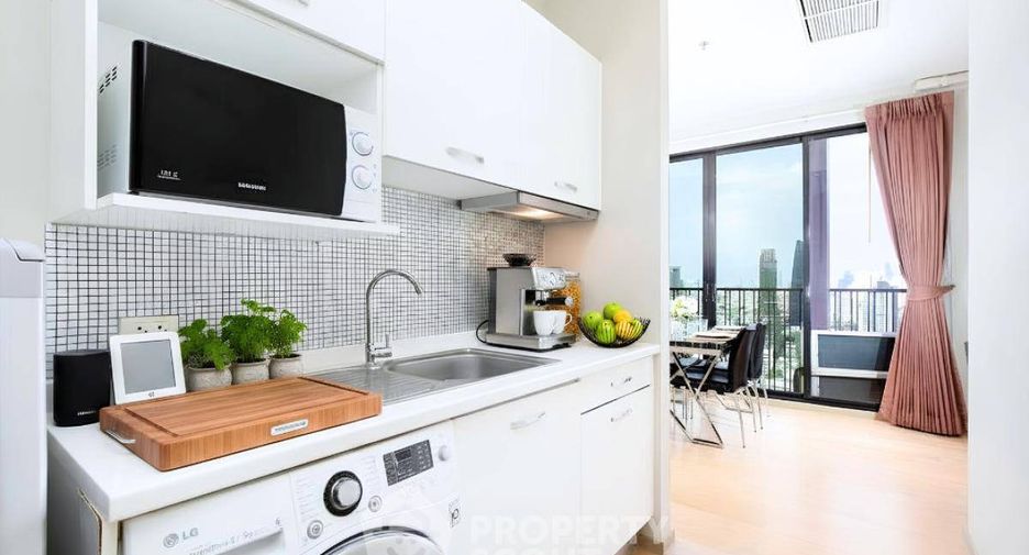 For rent 1 bed condo in Khlong Toei, Bangkok