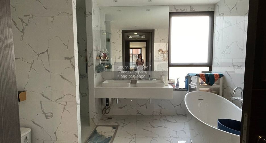 For rent 4 bedrooms townhouse in Mueang Samut Prakan, Samut Prakan