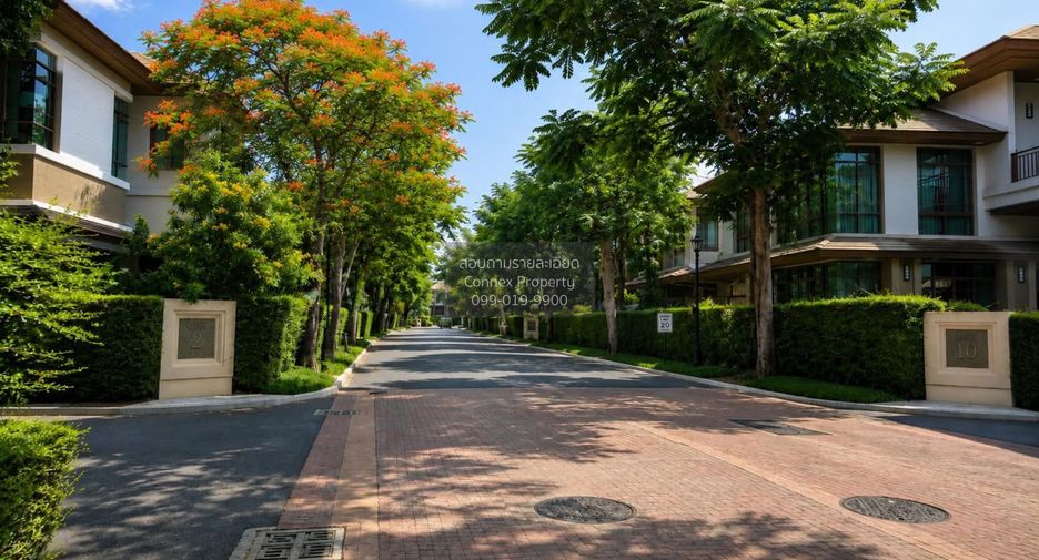 For rent 4 bedrooms house in Watthana, Bangkok
